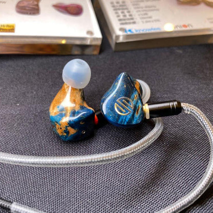 BGVP DM8 In-Ear Monitors