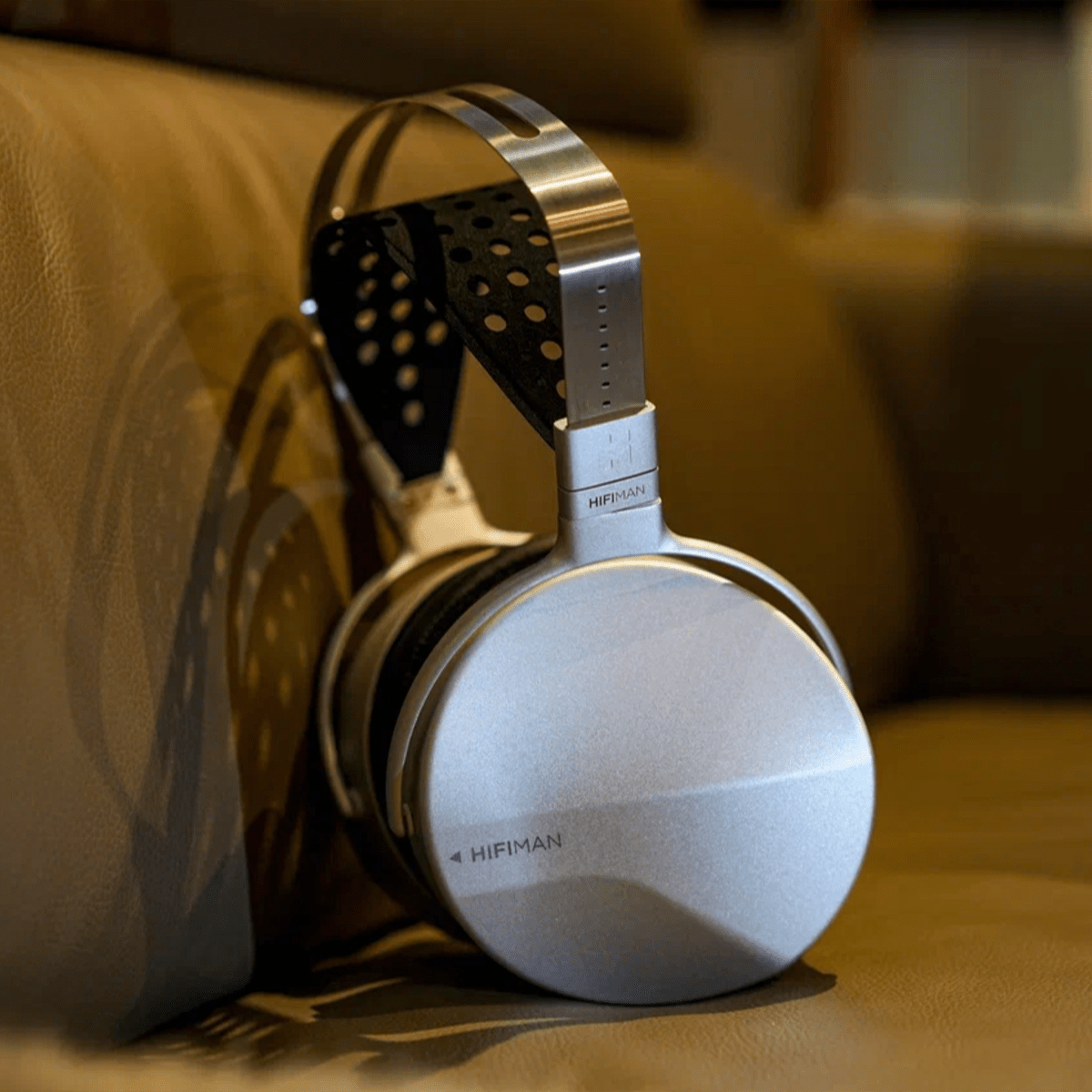 Hifiman Isvarna Closed-Back Planar Magnetic Headphones (Open Box)